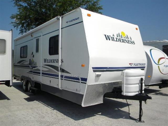Used 2006 Fleetwood Wilderness 250FQ Travel Trailer For Sale